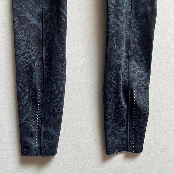Lululemon Athletica Fast & Free Floral Paisley Patterned Leggings Sz 2 - Picture 4 of 15